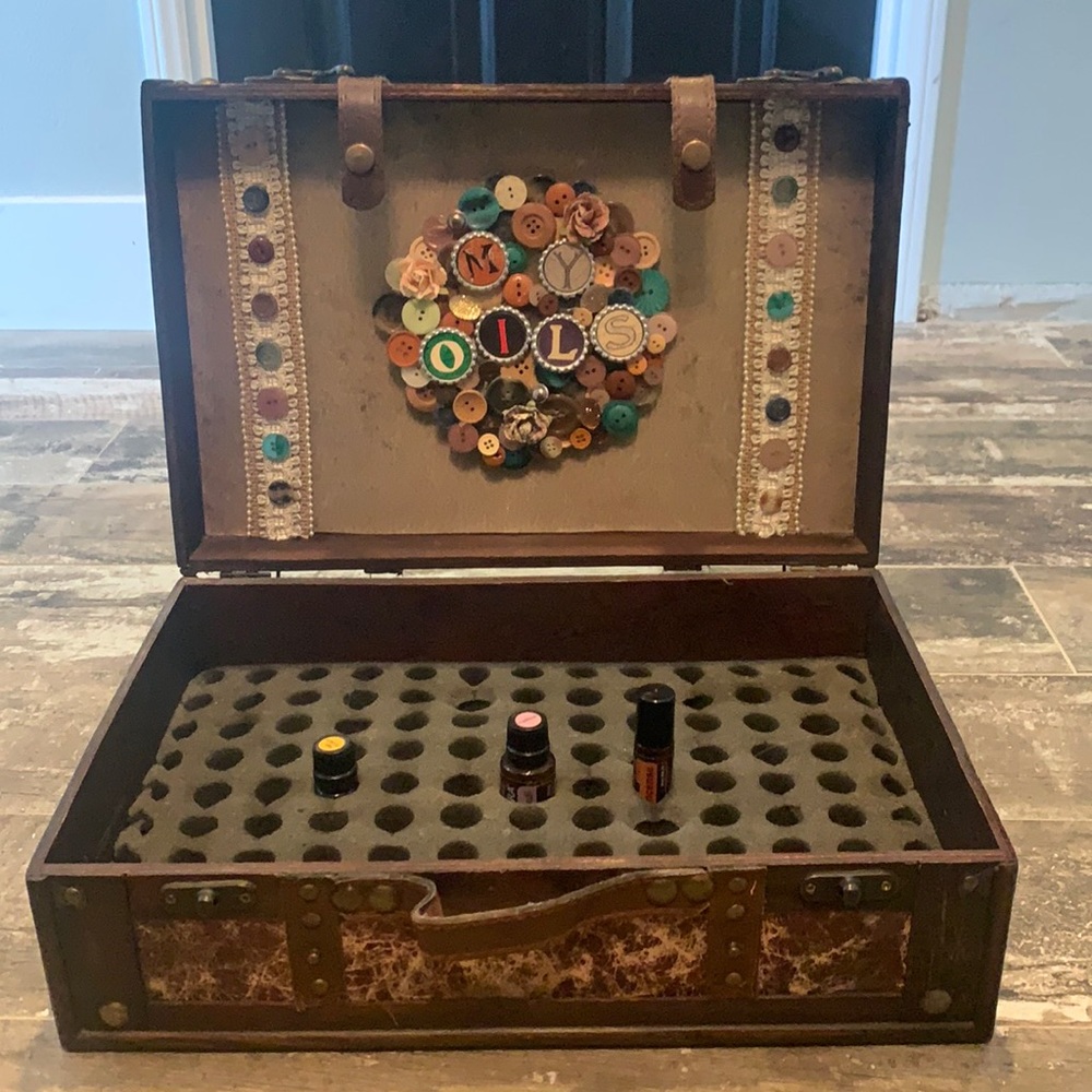 Essential oils storage case